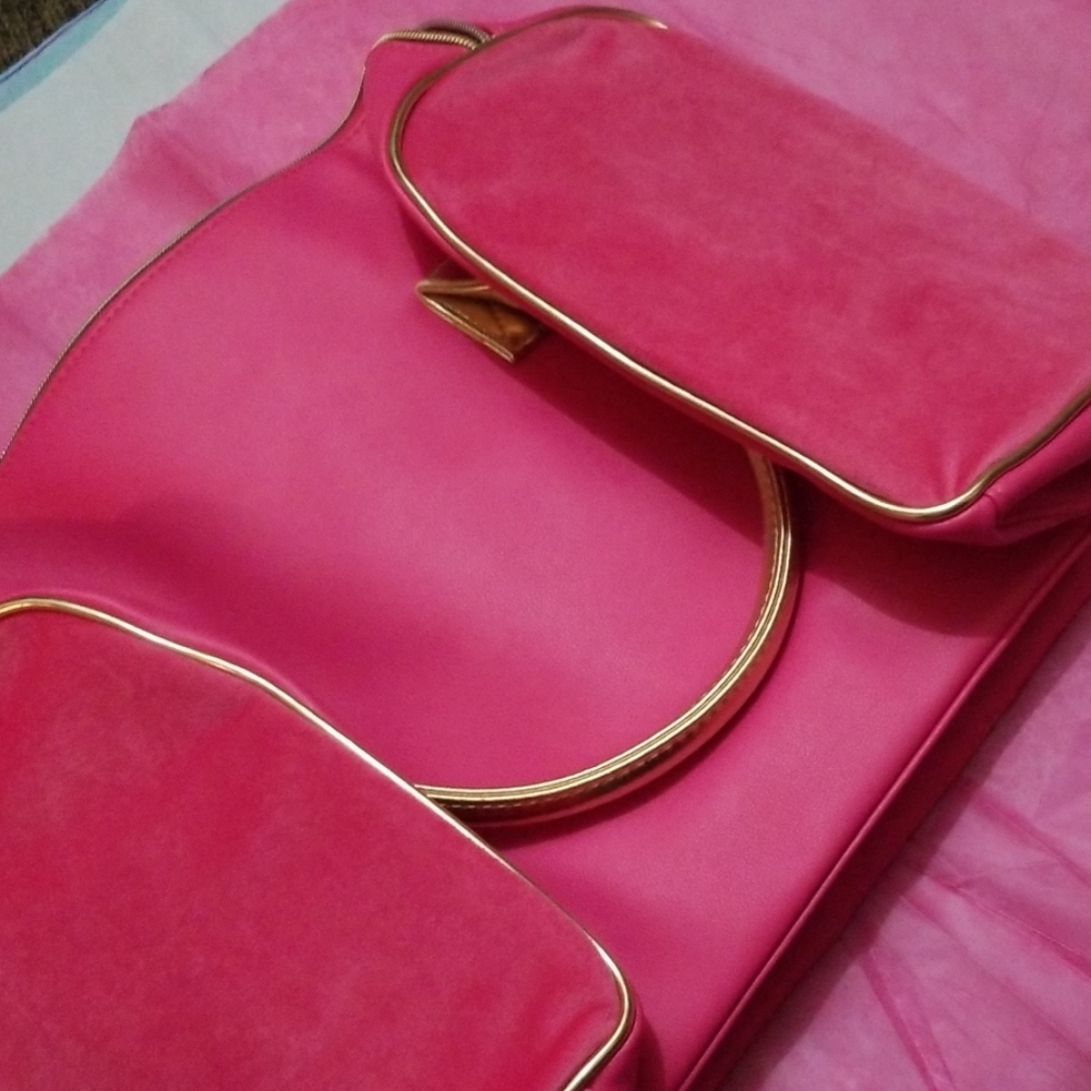JUICY COUTURE  CARRY ON 🌷Priced to sell⚘ - Picture 3 of 6